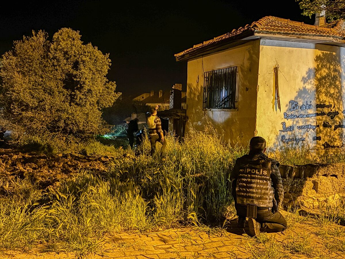 Uşak Ulubey'e polise pompalı tüfekle saldırı! 1'i ağır 2 polis yaralı!