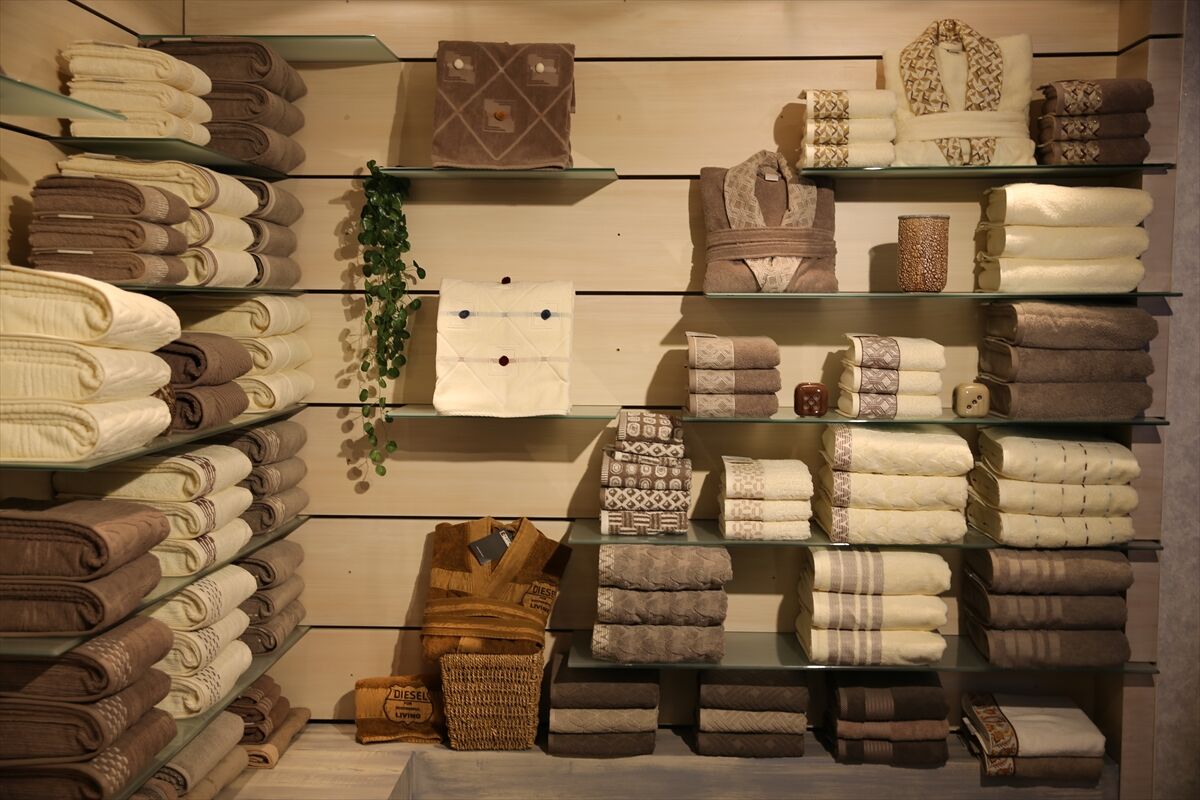 A A 20260427 41223718 41223716 D E N I Z L I N I N I L K C E Y R E K T E K I T E K S T I L V E K O N F E K S I Y O N I H R A C A T I 309 M I L Y O N D O L A R O L D U