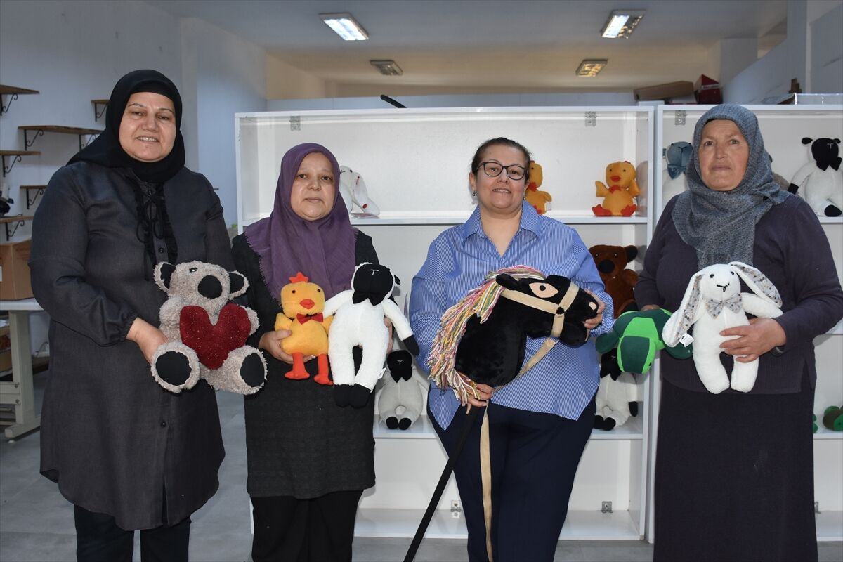 Aa 20260404 41009548 41009543 Kadinlar Kooperatif Catisi Altinda Isi Ogrenip Uretime Geciyor Kopya