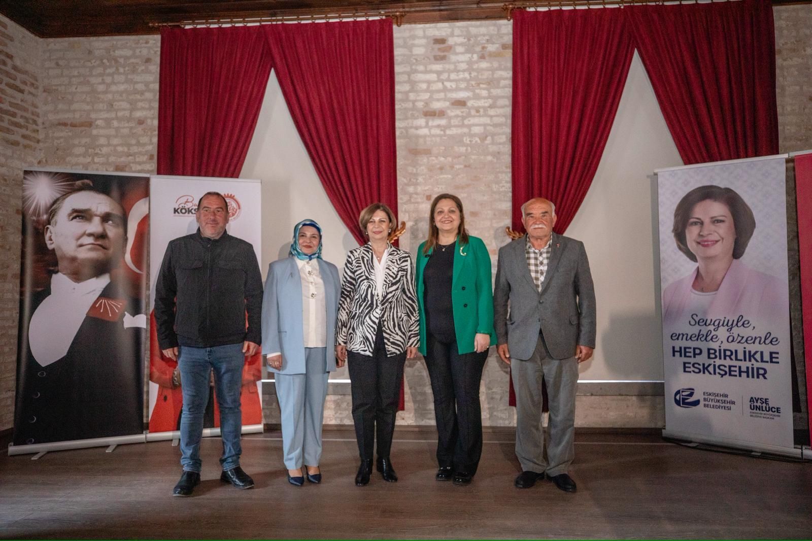 Afyonkarahisar Eskişehir Ipek Sergisi Burcu Köksal Eskişehir Belediyesi Başkanı (4)