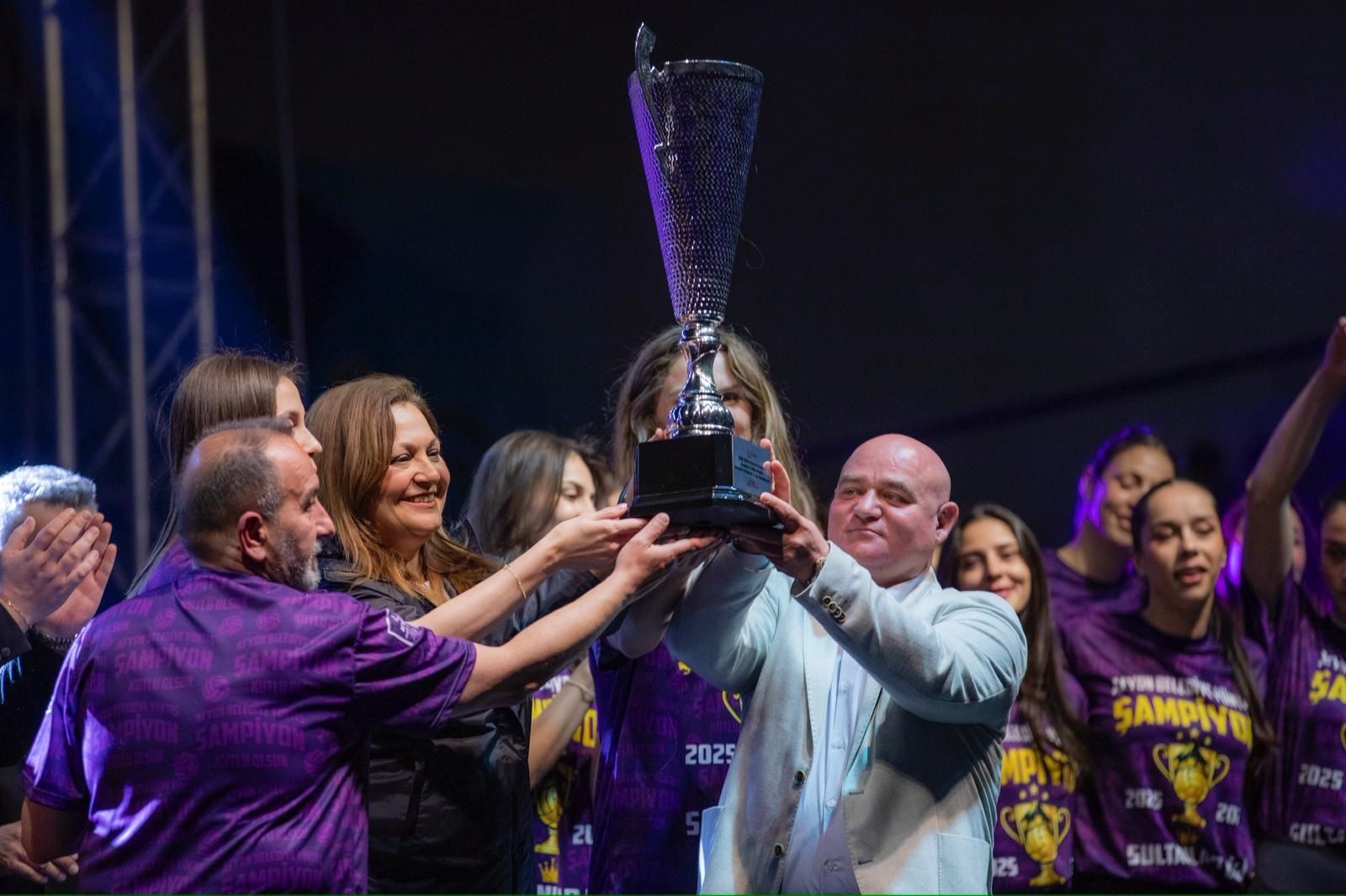 Şampiyonluk Kutlamasi 004 11042026234729 6 1024 768