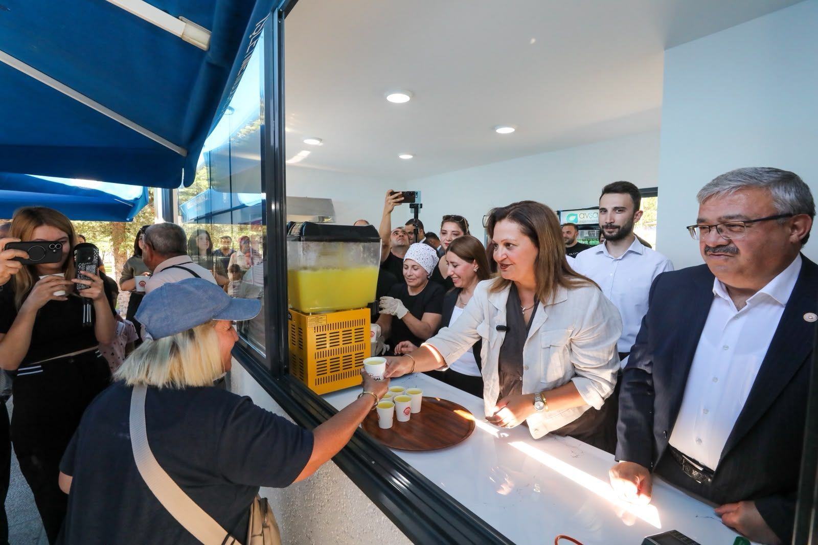 Burcu Köksal Afyonkarahisar Millet Bahçesi Kafeterya Açılışı (4)