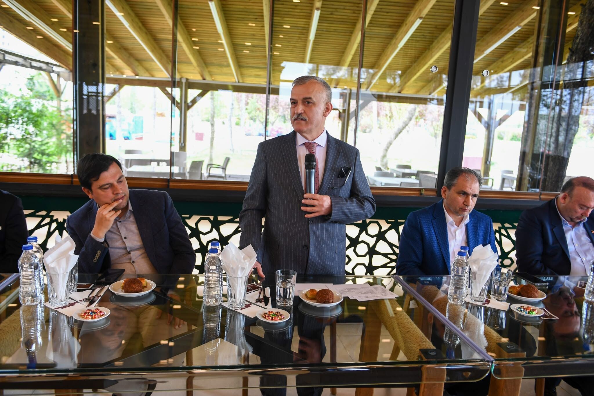 Uşak Vali Yardımcılığı yapan Muammer Balcı aniden rahatsızlanıp hayatını kaybetti