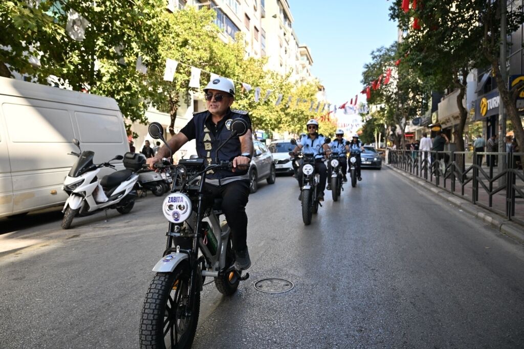 Manisa'da bisikletli ve cep kameralı zabıtalar çöp atana 4 bin lira ceza yazacak