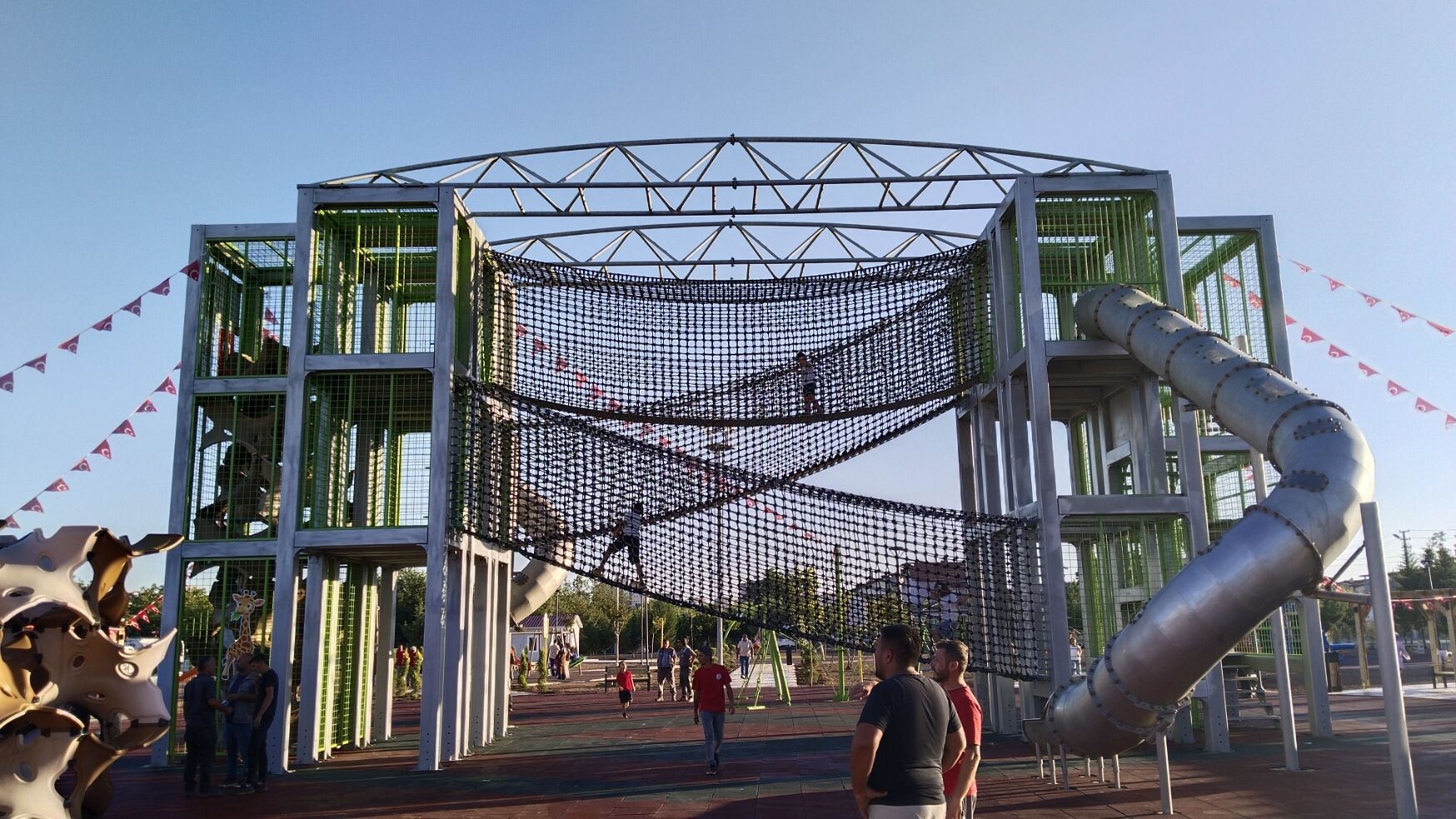 Uşak Çocuk Kent Coşkun Demir Park Bahçe Müdürü (2)