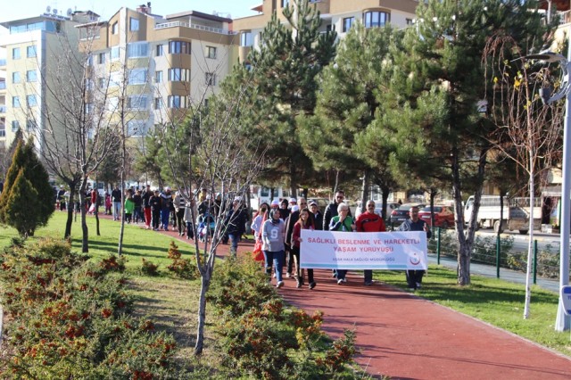 Sağlıklı yaşam yürüyüşlerine devam